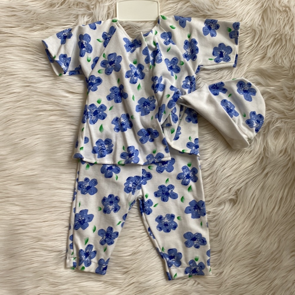 New! Miniwear Short sleeve set with matching beanie.